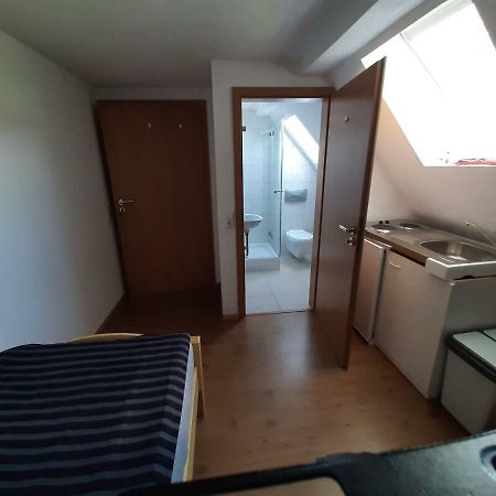 Biberach-Riss-Zimmer-Frei, Einzel-Zimmer Bad Kueche Birkenhard Exteriör bild