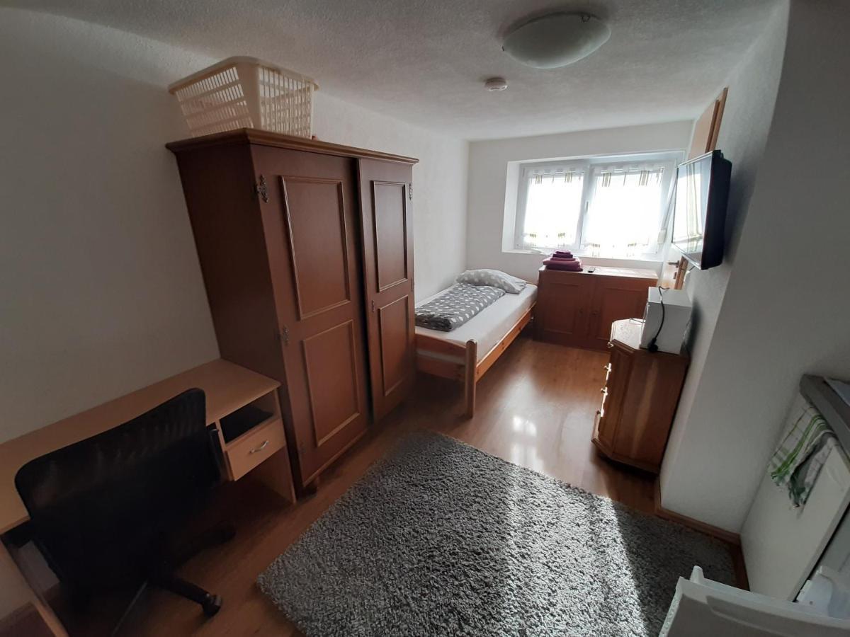 Biberach-Riss-Zimmer-Frei, Einzel-Zimmer Bad Kueche Birkenhard Exteriör bild