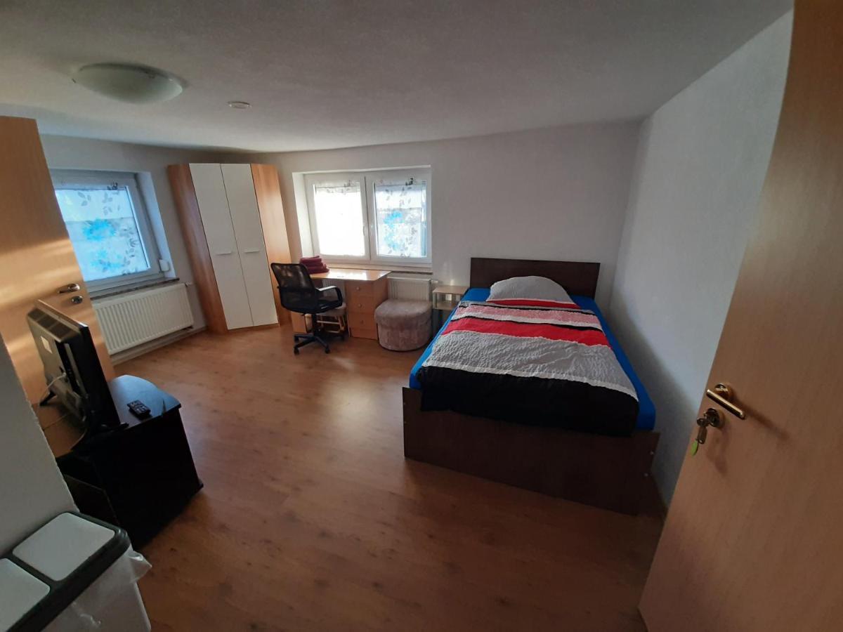 Biberach-Riss-Zimmer-Frei, Einzel-Zimmer Bad Kueche Birkenhard Exteriör bild