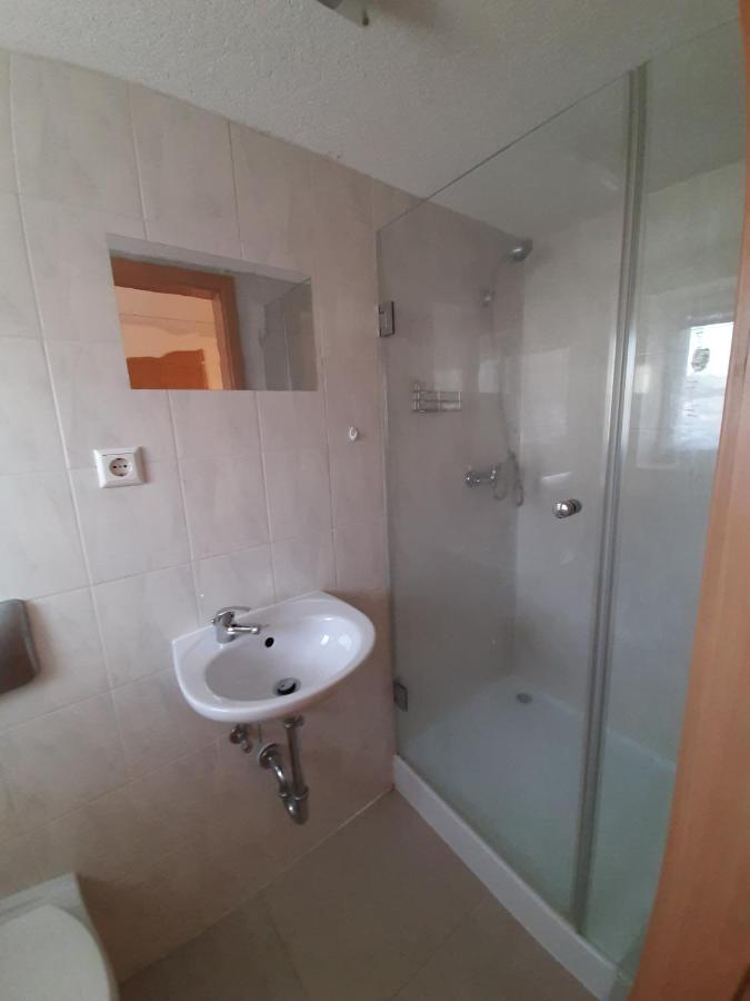 Biberach-Riss-Zimmer-Frei, Einzel-Zimmer Bad Kueche Birkenhard Exteriör bild