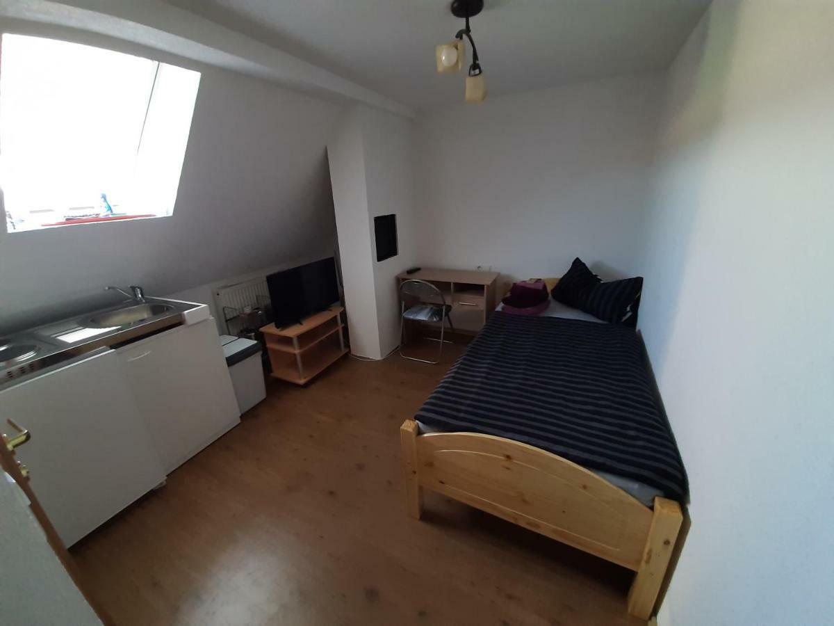 Biberach-Riss-Zimmer-Frei, Einzel-Zimmer Bad Kueche Birkenhard Exteriör bild